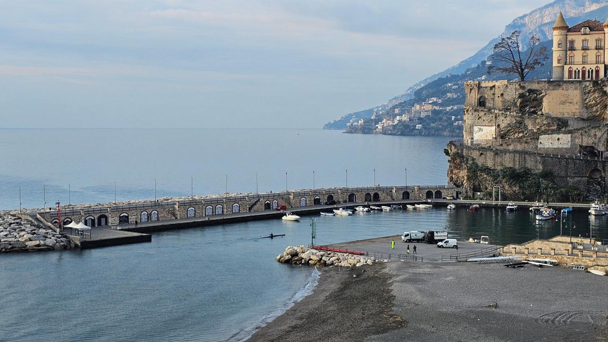 Galene - Beachfront In Costa D'Amalfi Maiori Eksteriør billede