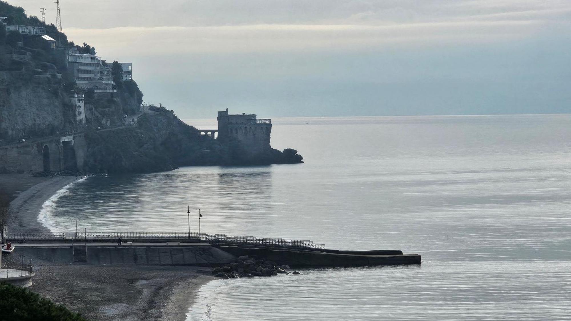 Galene - Beachfront In Costa D'Amalfi Maiori Eksteriør billede