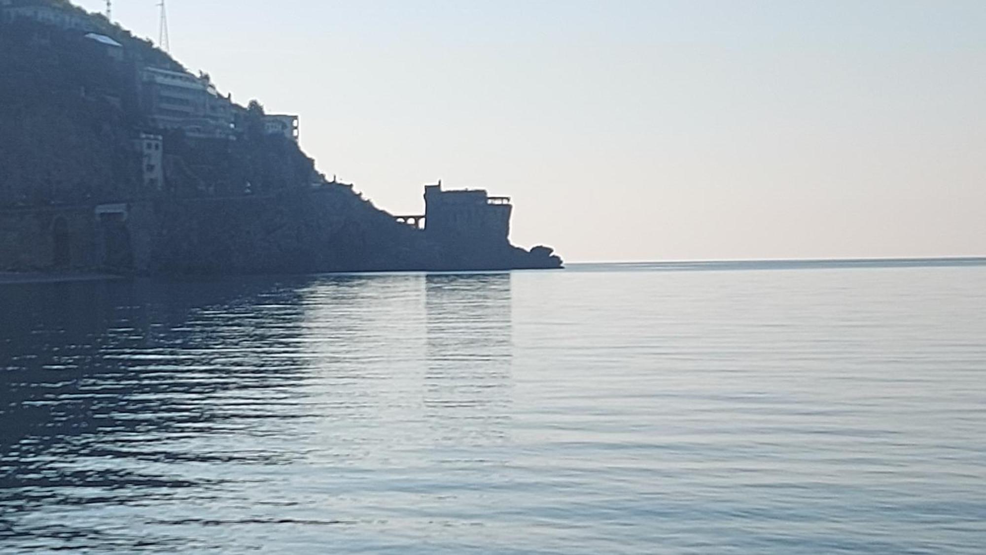 Galene - Beachfront In Costa D'Amalfi Maiori Eksteriør billede