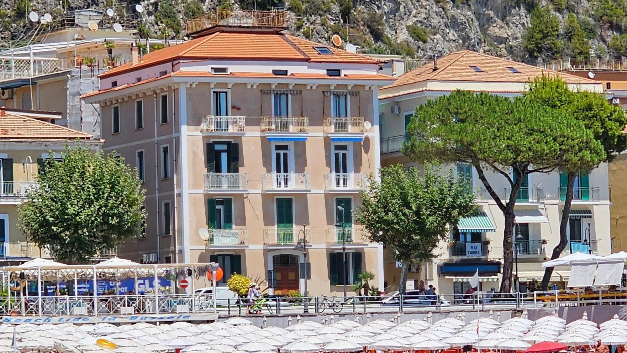 Galene - Beachfront In Costa D'Amalfi Maiori Eksteriør billede