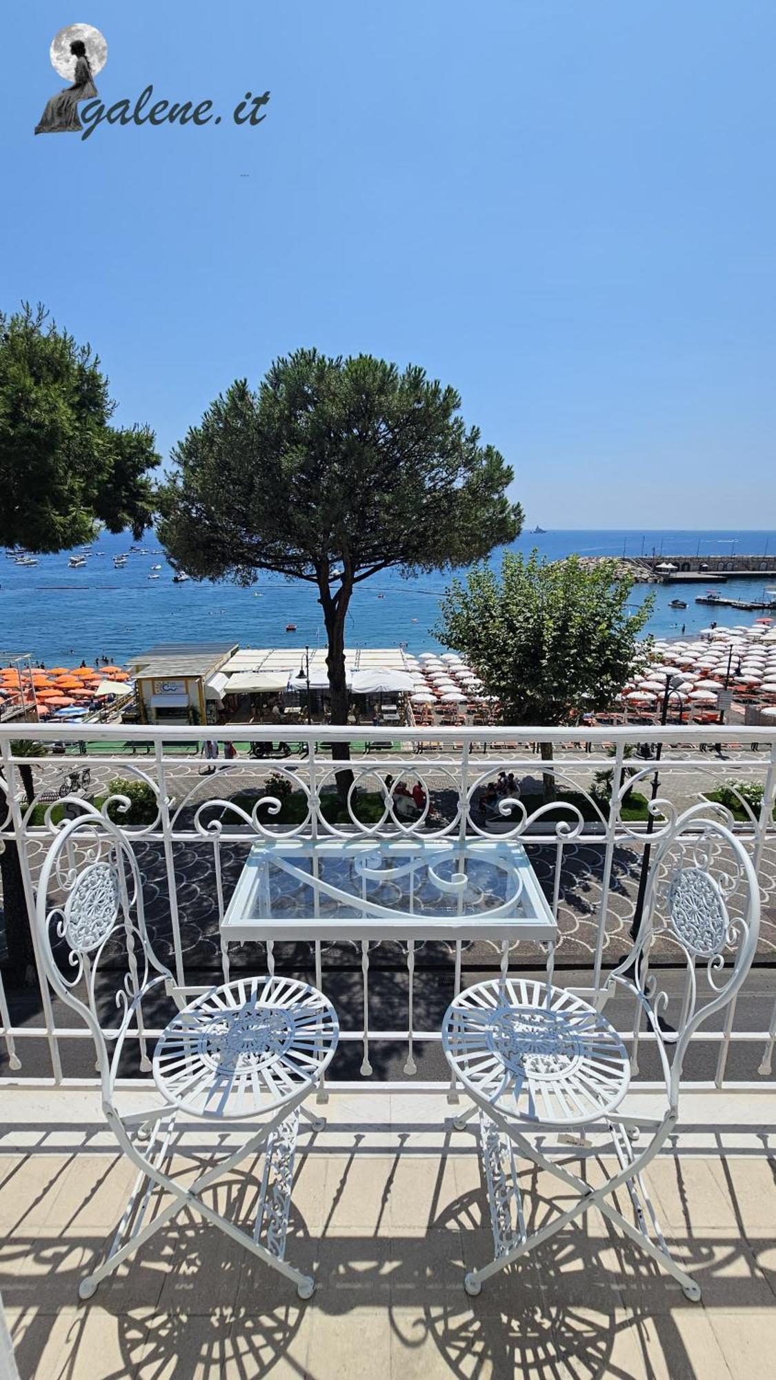 Galene - Beachfront In Costa D'Amalfi Maiori Eksteriør billede