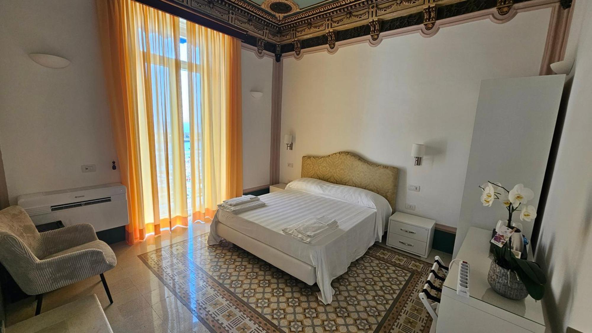 Galene - Beachfront In Costa D'Amalfi Maiori Eksteriør billede