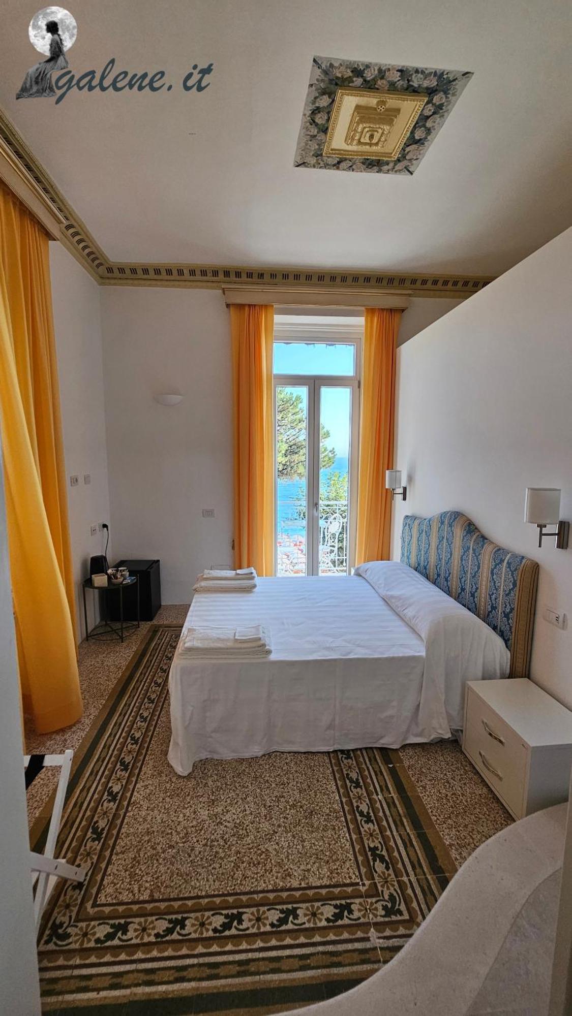Galene - Beachfront In Costa D'Amalfi Maiori Eksteriør billede