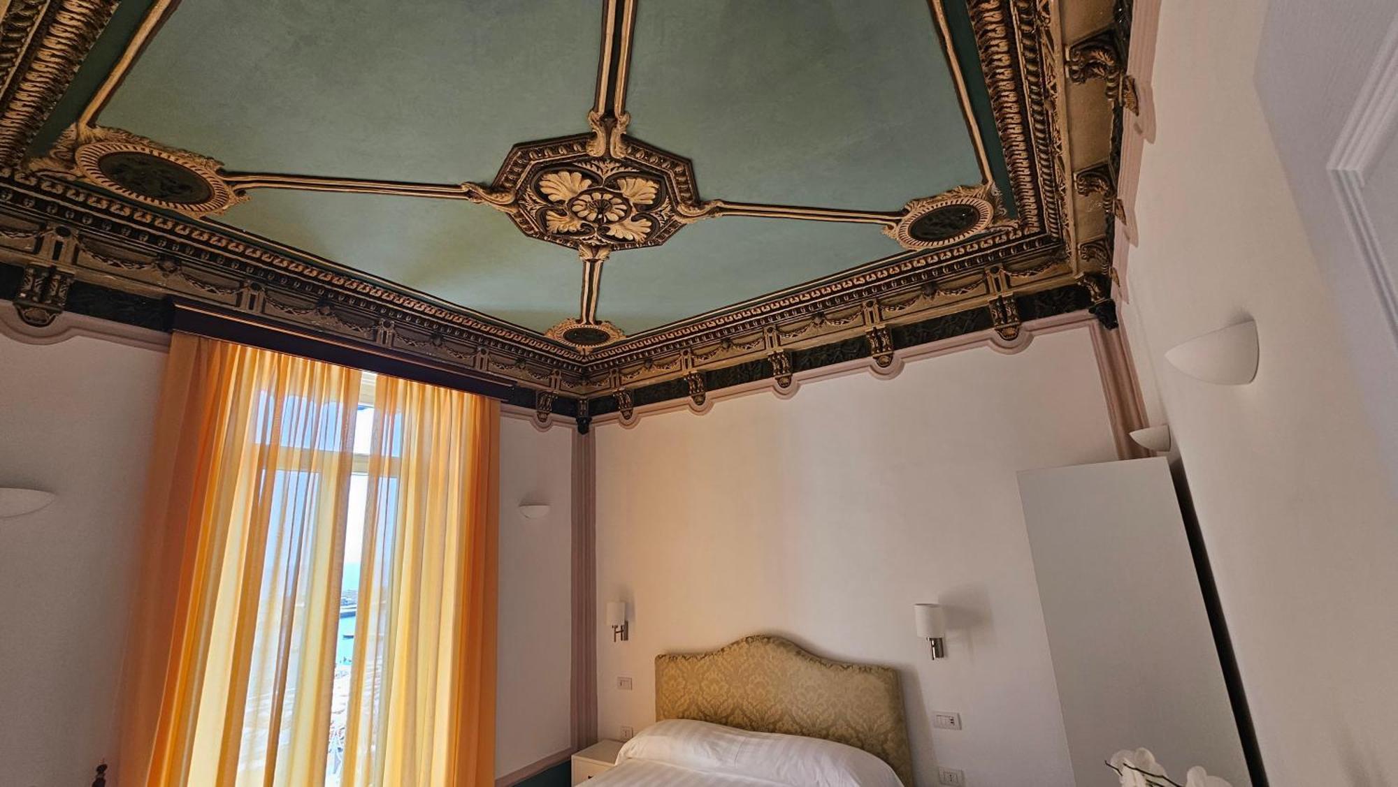 Galene - Beachfront In Costa D'Amalfi Maiori Eksteriør billede