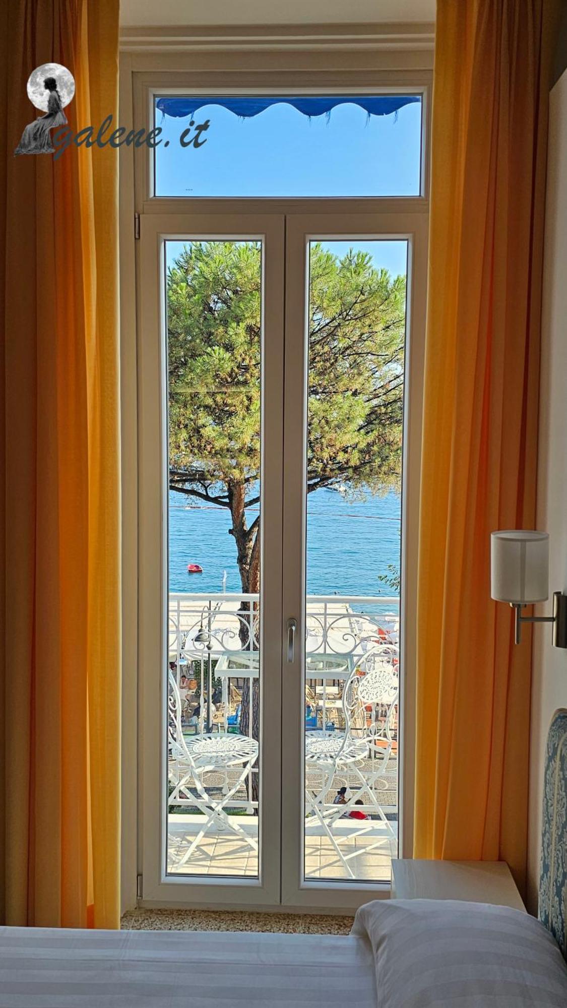 Galene - Beachfront In Costa D'Amalfi Maiori Eksteriør billede
