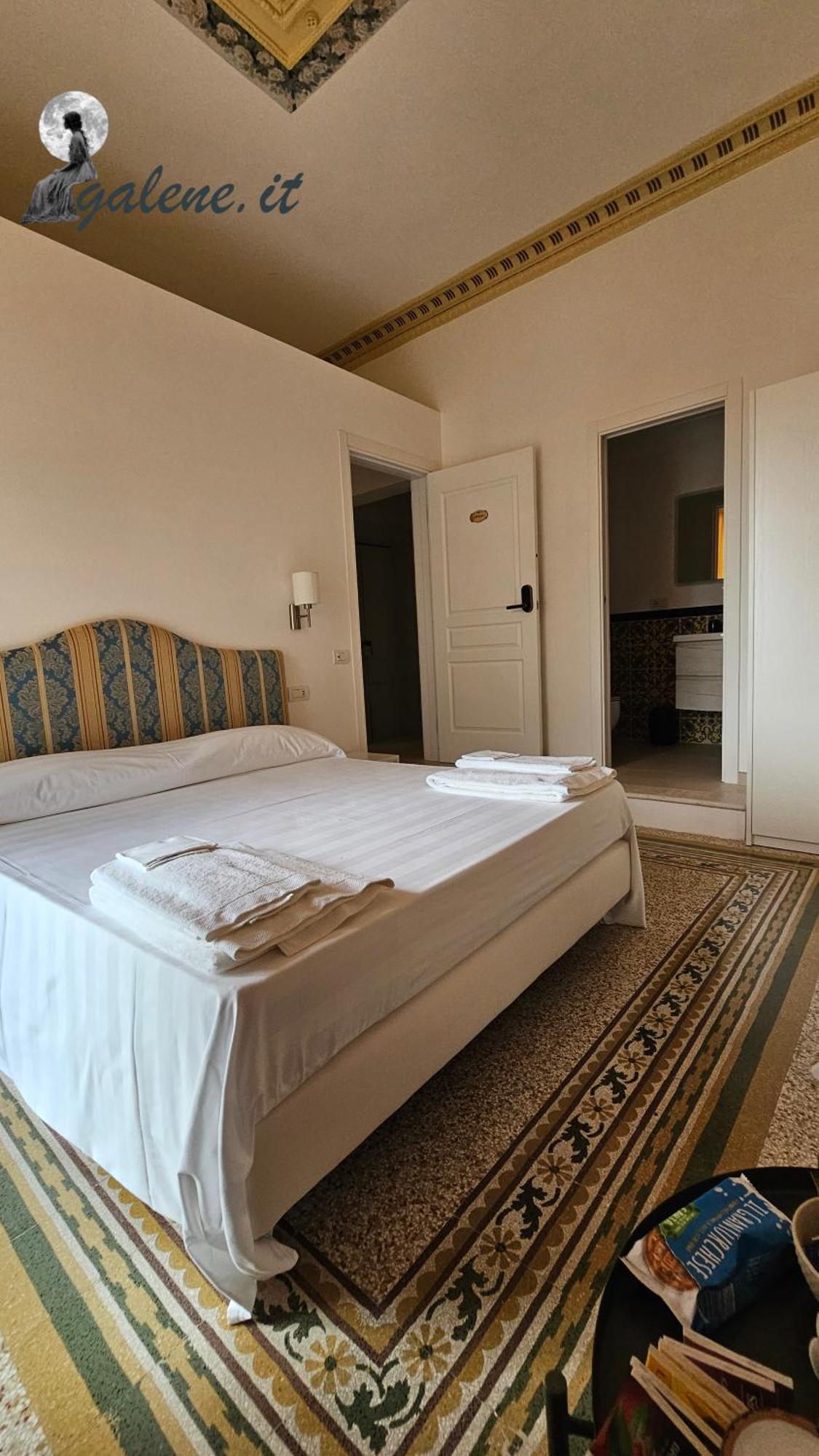 Galene - Beachfront In Costa D'Amalfi Maiori Eksteriør billede